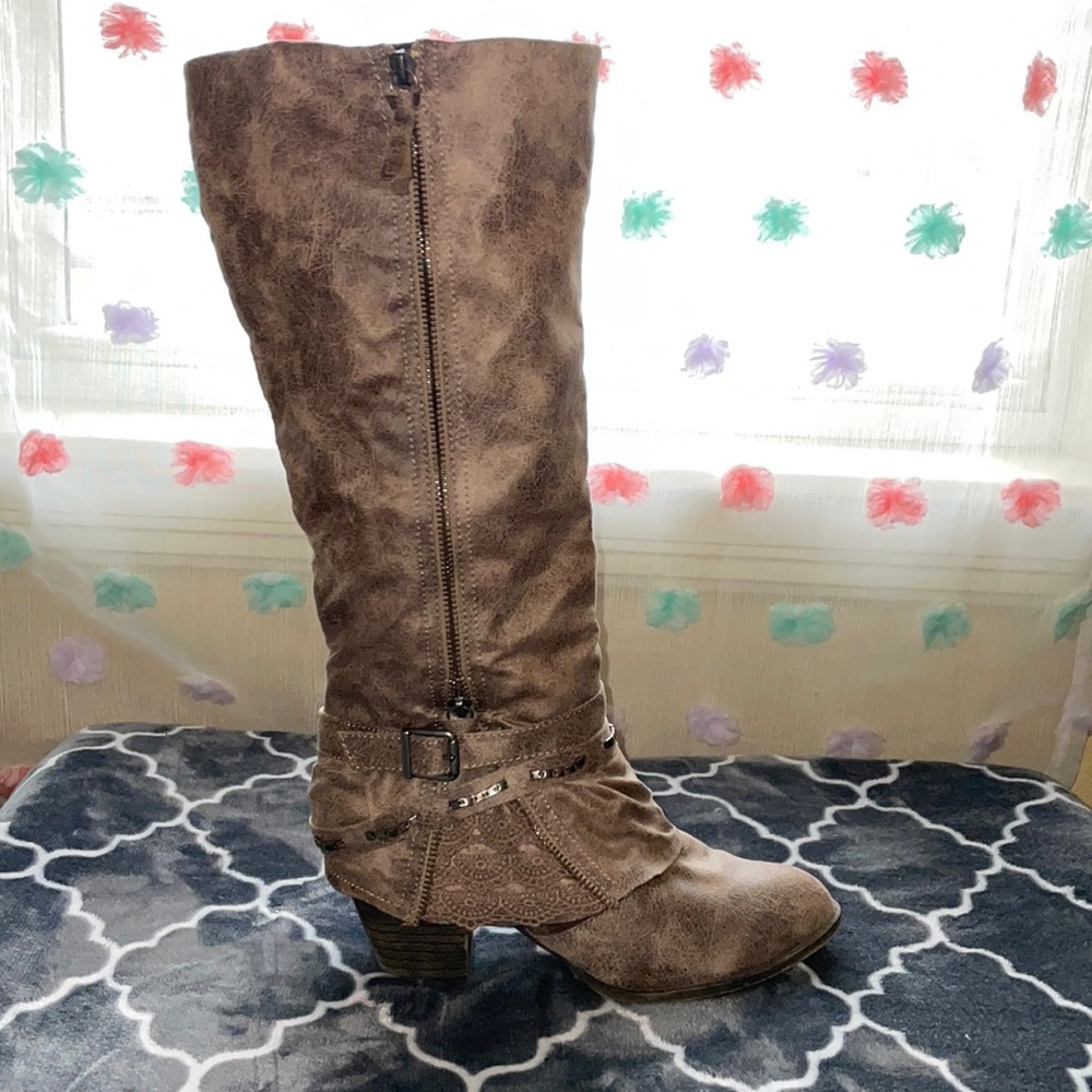 Jellypop Faux leather cowgirl boots